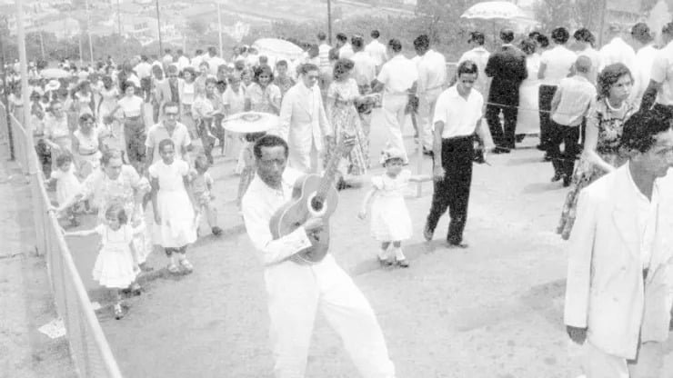 Carnaval-brasileiro-escola-de-samba-deixa-falar