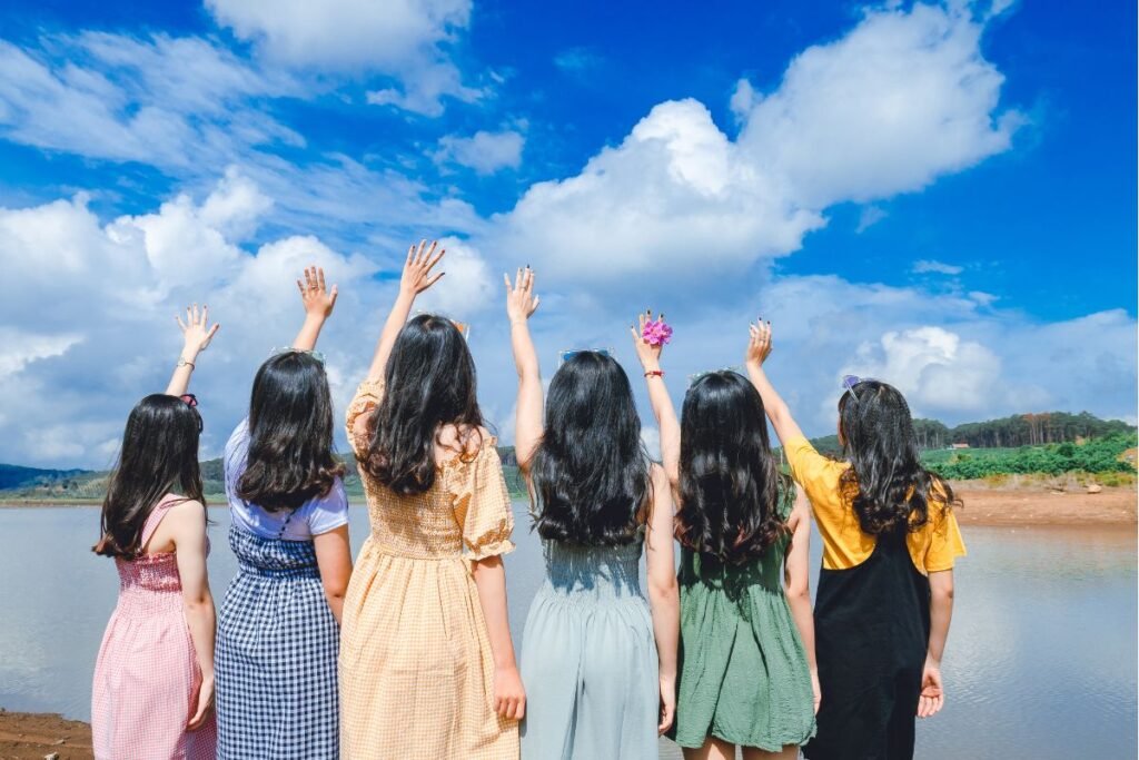 100 nomes para grupo de amigas no WhatsApp: ideias originais e criativas nomes-para-grupo-de-amigas