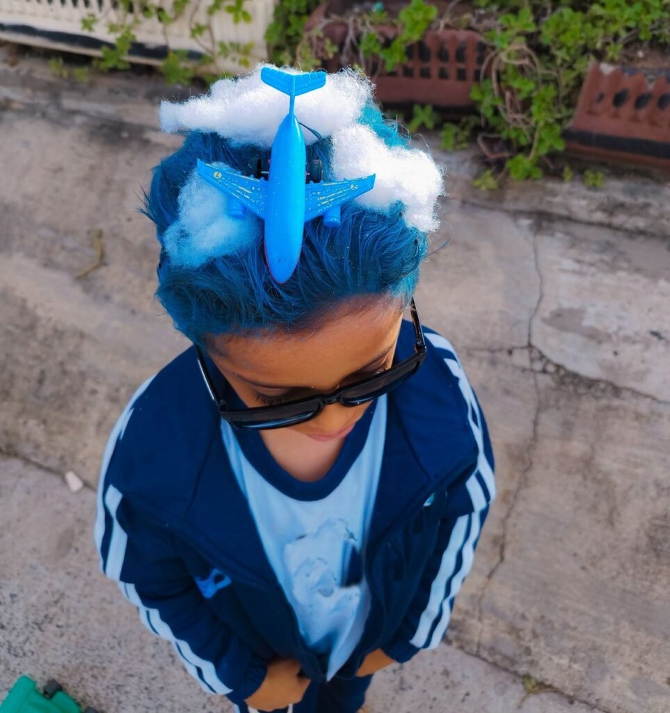 51 ideias de cabelo maluco para menino: da mais fácil à mais criativa cabelo-maluco-menino