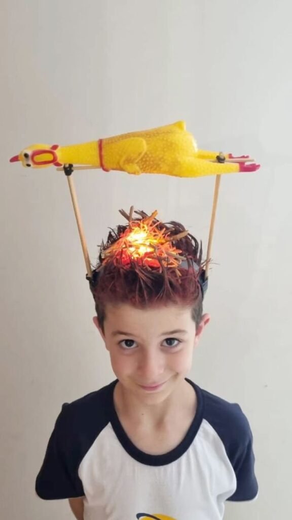 51 ideias de cabelo maluco para menino: da mais fácil à mais criativa cabelo-maluco-menino