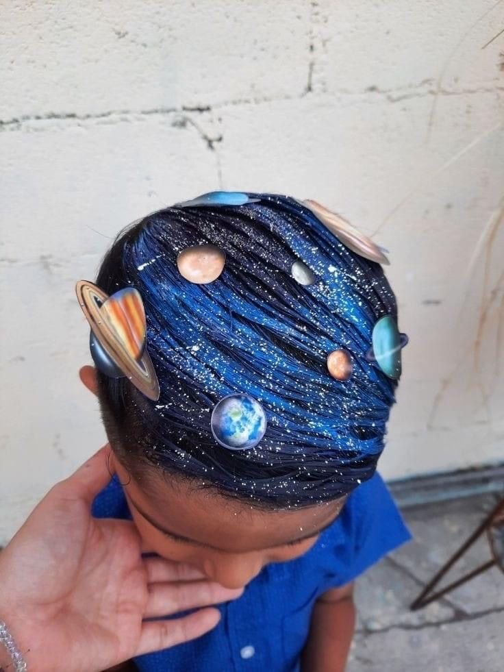 51 ideias de cabelo maluco para menino: da mais fácil à mais criativa cabelo-maluco-menino