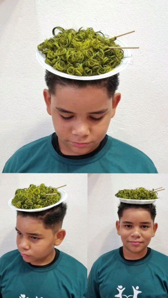 51 ideias de cabelo maluco para menino: da mais fácil à mais criativa cabelo-maluco-menino