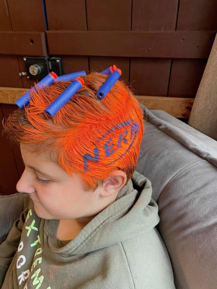 51 ideias de cabelo maluco para menino: da mais fácil à mais criativa cabelo-maluco-masculino