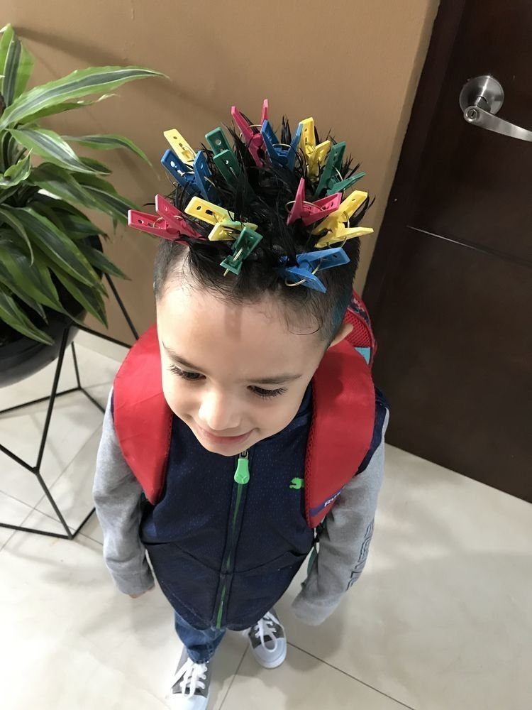 51 ideias de cabelo maluco para menino: da mais fácil à mais criativa cabelo-maluco-menino