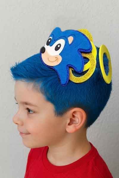 51 ideias de cabelo maluco para menino: da mais fácil à mais criativa cabelo-maluco-menino