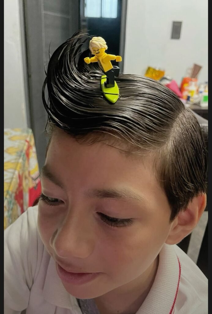 51 ideias de cabelo maluco para menino: da mais fácil à mais criativa cabelo-maluco-menino